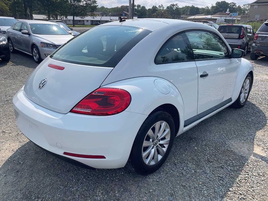 Volkswagen Beetle      2015