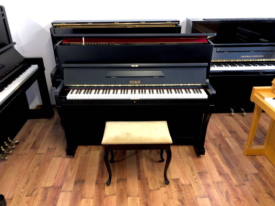 Pianino petrof czarne