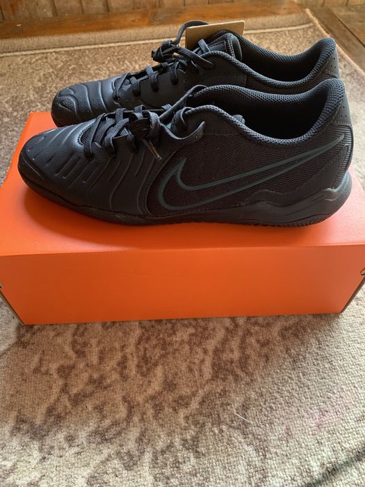 Кросівки Чоловічі. NIKE LEGEND 10 ACADEMY IC. Оригінал  (DV4341002)