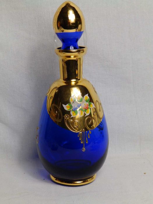 Графин . Стекло .