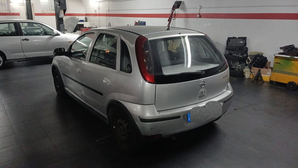Opel corsa 1.3 CDTI — photo 4