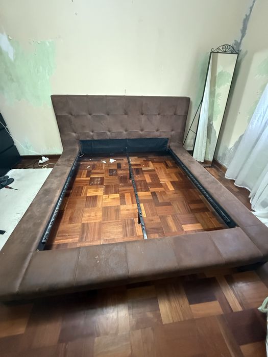 Cama de casal de veludo
