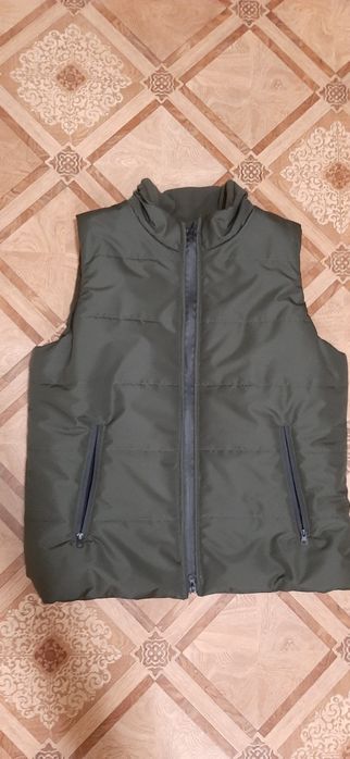 Жилетка чоловіча