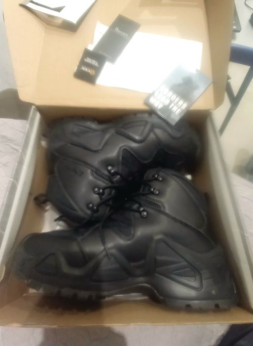 Ботинки, Чоботи, Берцы, Берці esdy