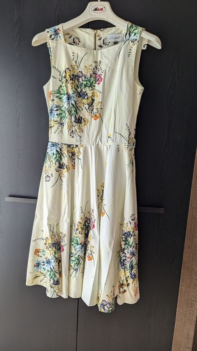 XS Sukienka jasna w kwiaty rozkloszowana delikatna