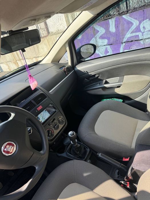 Автомобіль FIAT  Linea