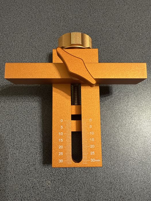 Pozycjoner do drzwi szafy