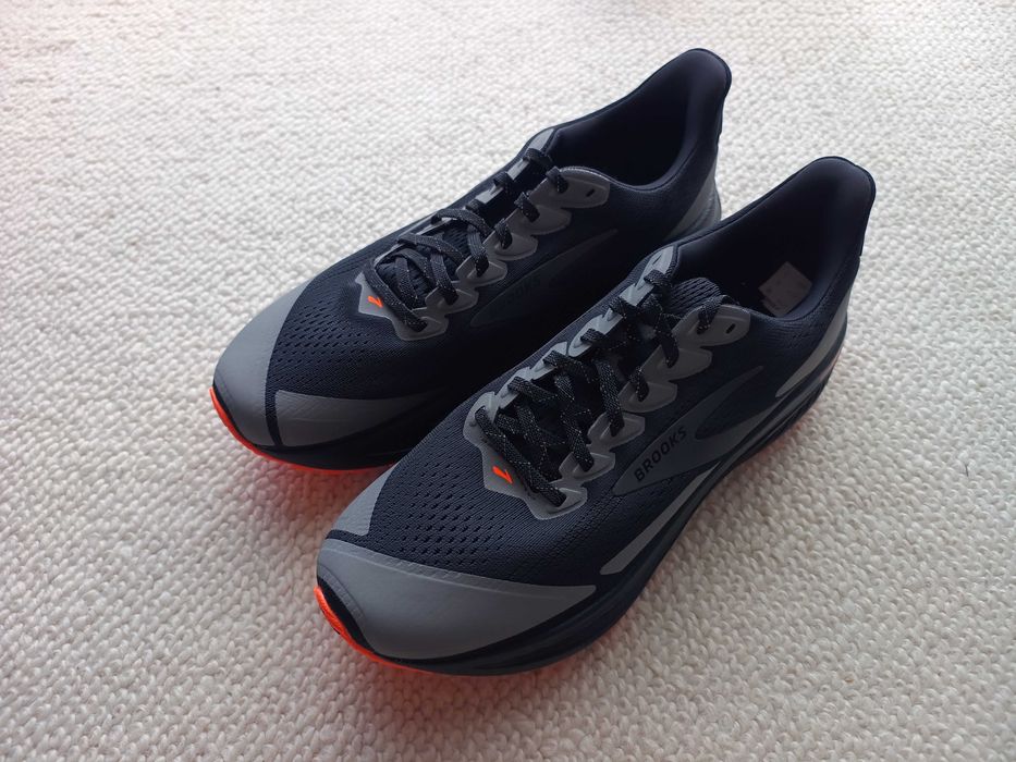 Męskie buty do biegania Brooks Ghost 17, rozm. 44, czarno-pomarańczowe