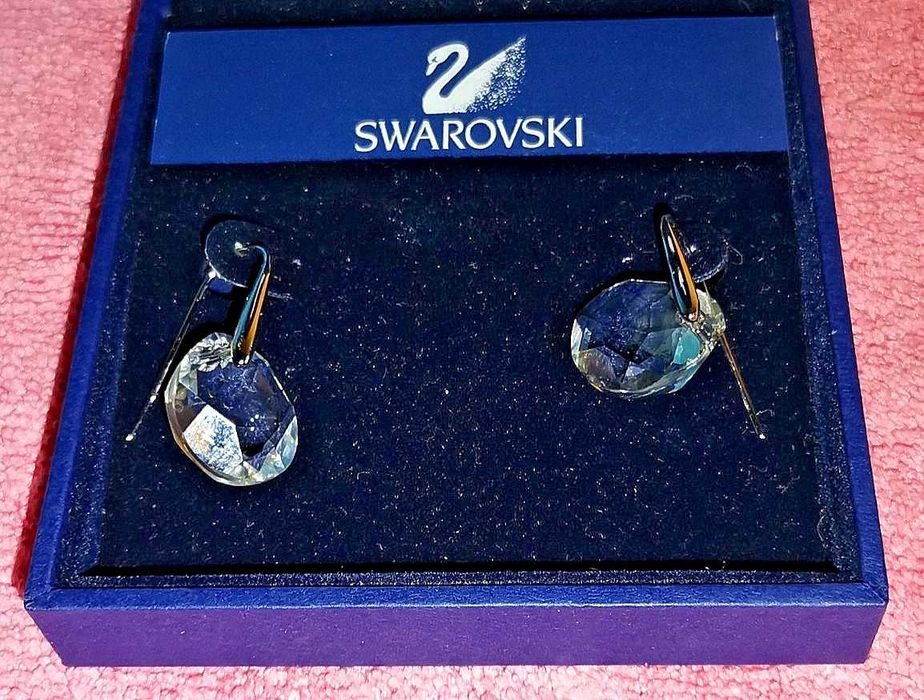 PAR DE BRINCOS SWROVSKI COM CAIXA ORIGINAL
