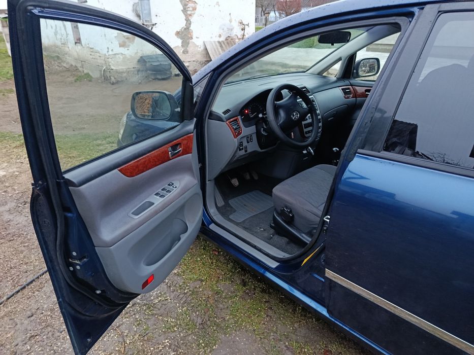 Toyota Avensis Verso 2003 р
