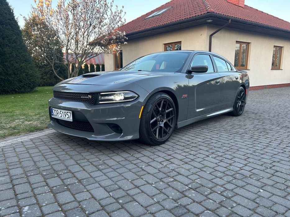 Dodge Charger 2 Komplety Opon Pirelli, Goodyear