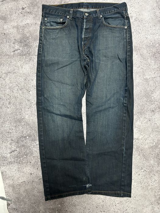 Levis straight jeans