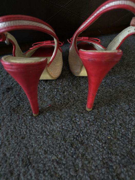 Buty, szpilki, sandały 35