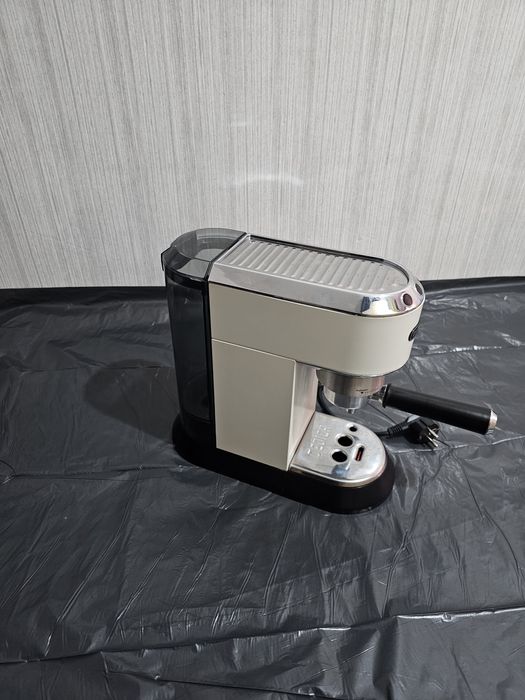 Кавоварка Delonghi EC685.B