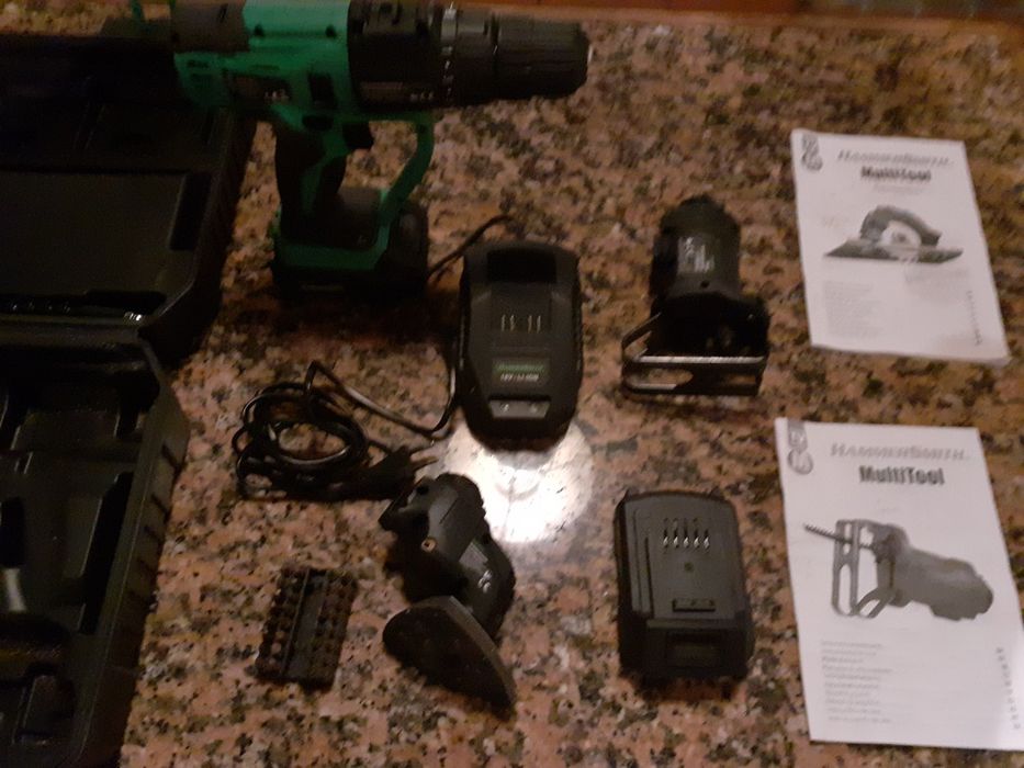 Multitool ferramenta com os acessórios