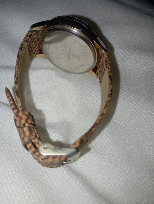 Relógio praticamente novo