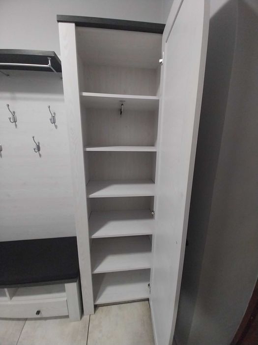 Zestaw mebli do przedpokoju