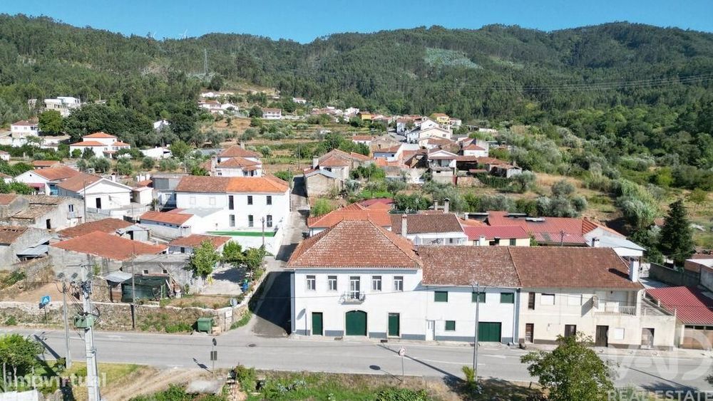 Moradia geminada T3 em São Miguel, Santa Eufémia e Rabaçal de 310 m2
