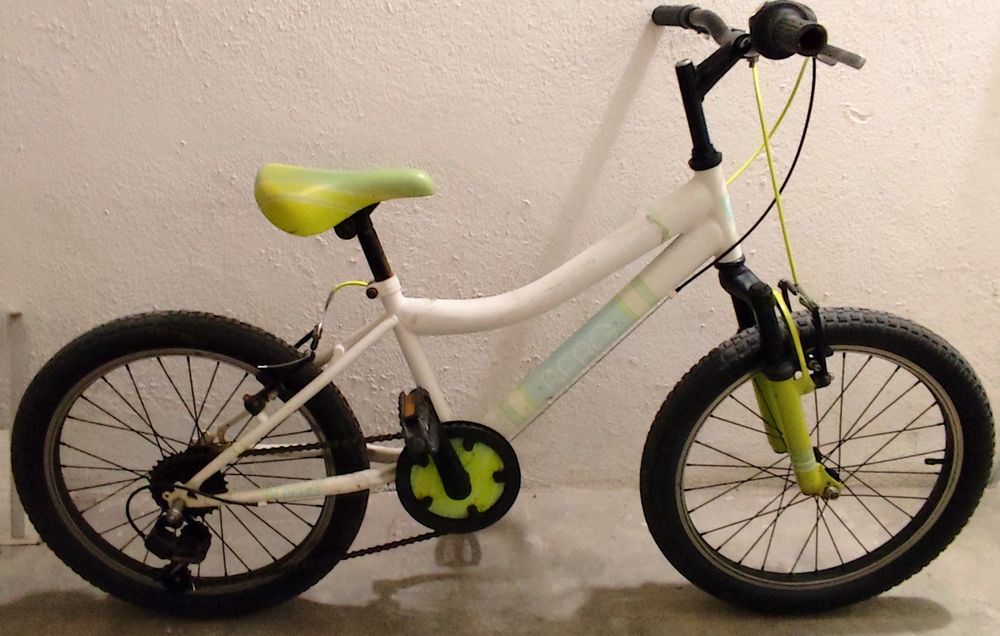 Bicicleta criança BTT e Prancha Bodyboard