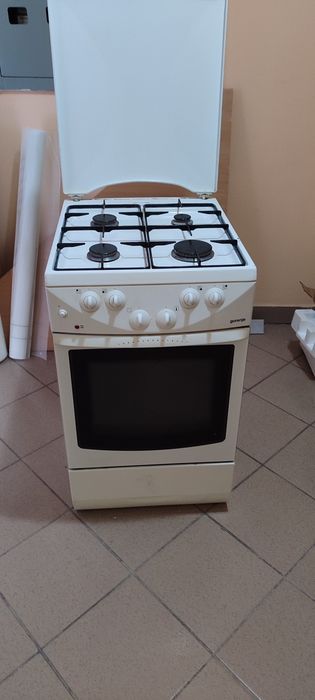 Продам газову плиту з електродуховкою