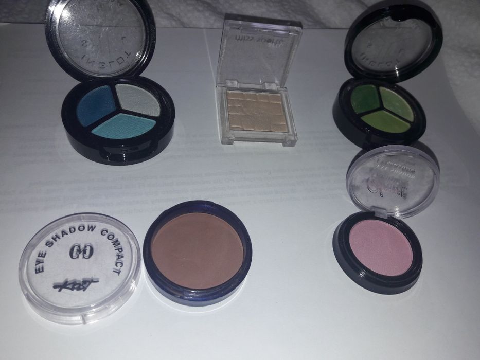 Zestaw pięciu cieni do powiek inglot miss sporty różne odcienie