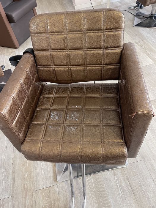 1cadeira de cabeleireiro cada 130€