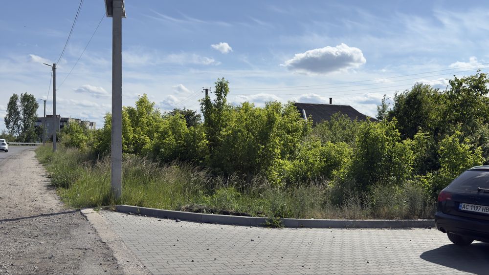 Інвестиція, що працює — комерційна земля в Ковелі з будівлею