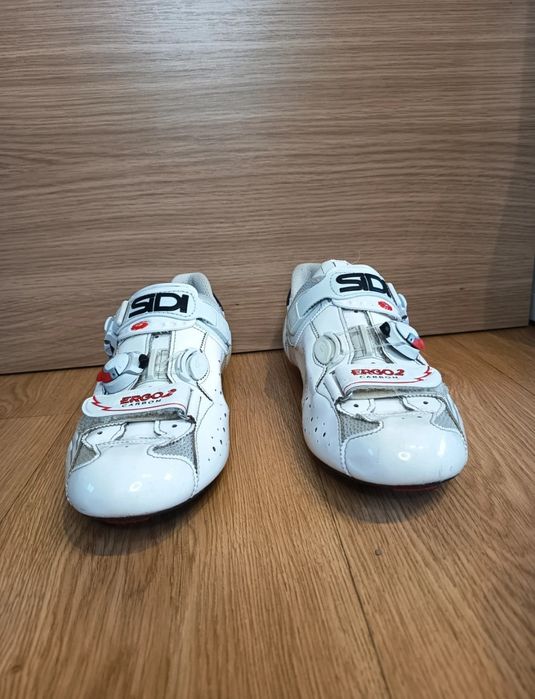 Sapatos Sidi brancos