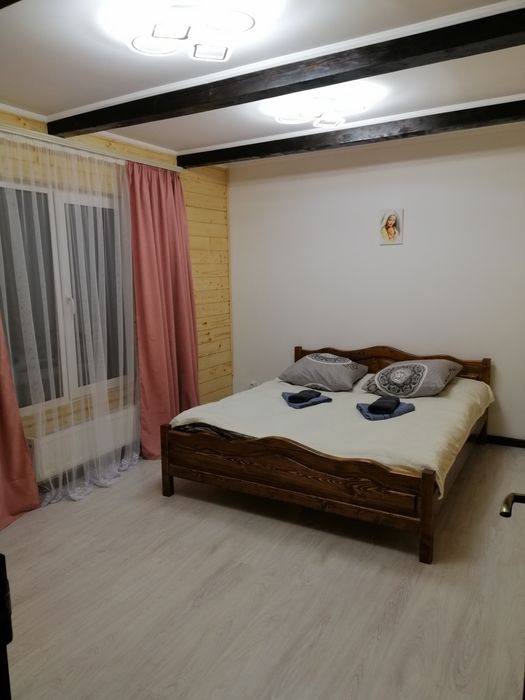 Відпочинок в Карпатах. Котедж поблизу Буковеля. Будинок в горах.