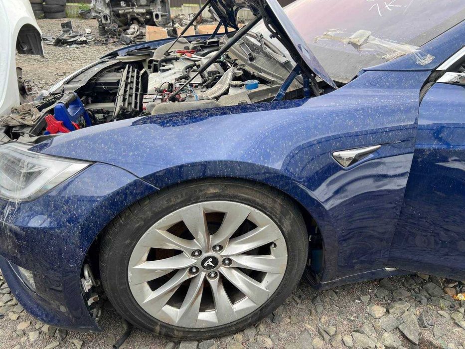 Крило крила Тесла Модел С Tesla Model S 2018-