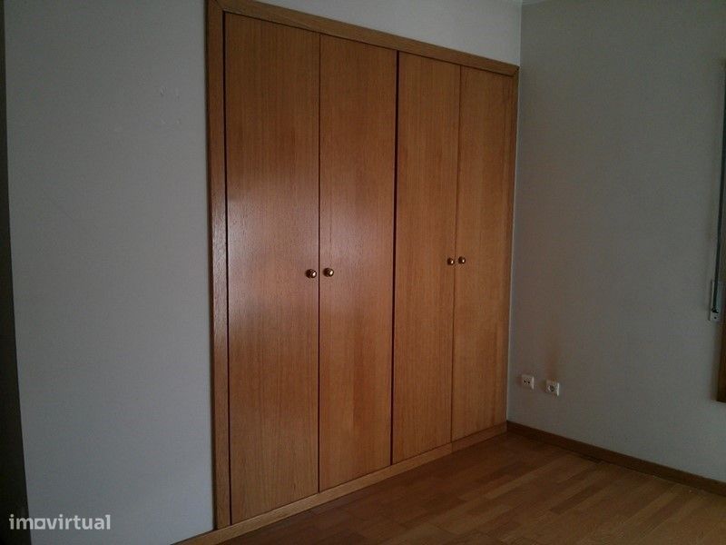 Ap. T1 com Garagem fechada - Aradas