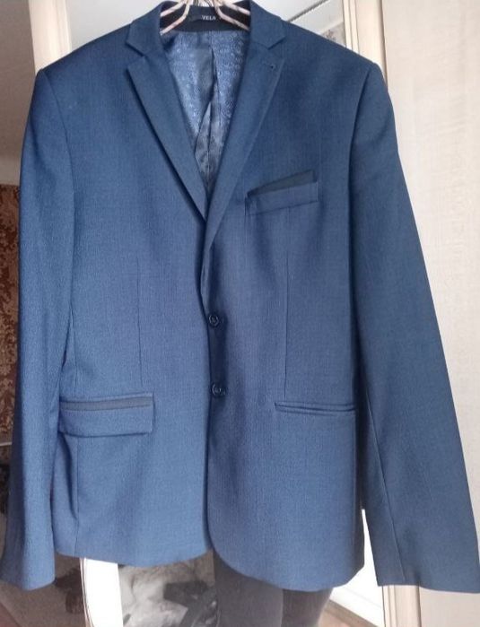 Продам костюм фірми VELS