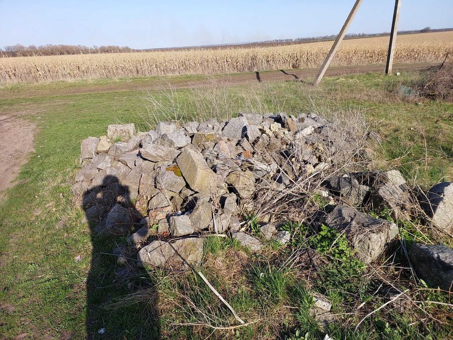 Віддам камінь Бут