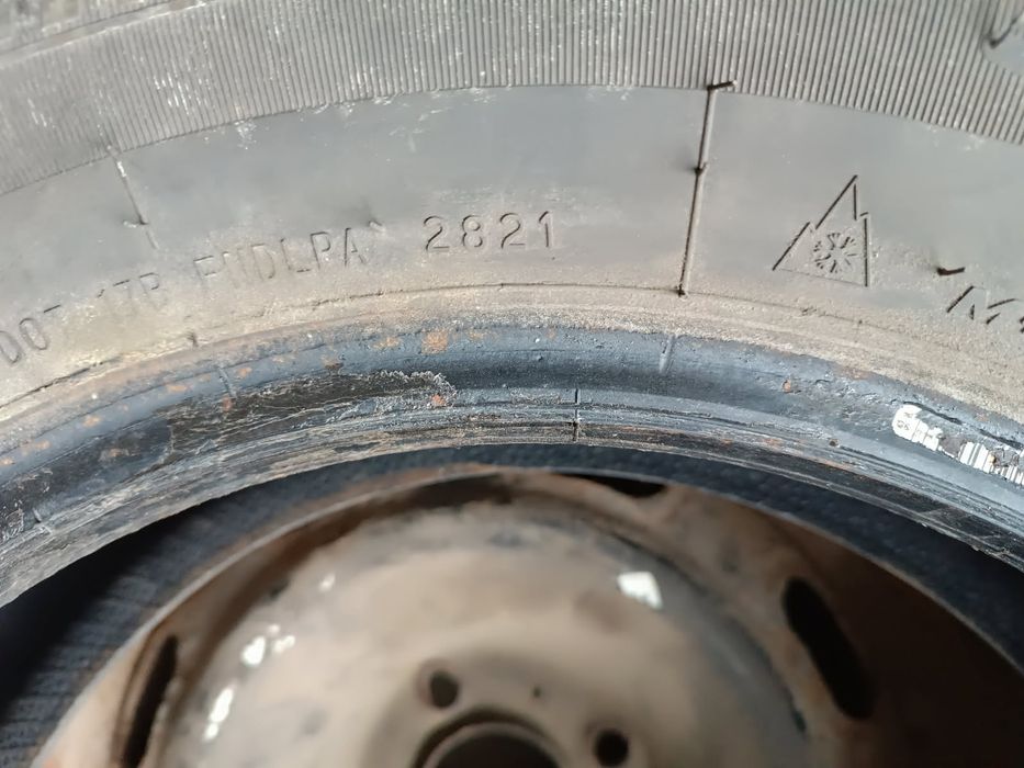 Opony zimowe z felgami