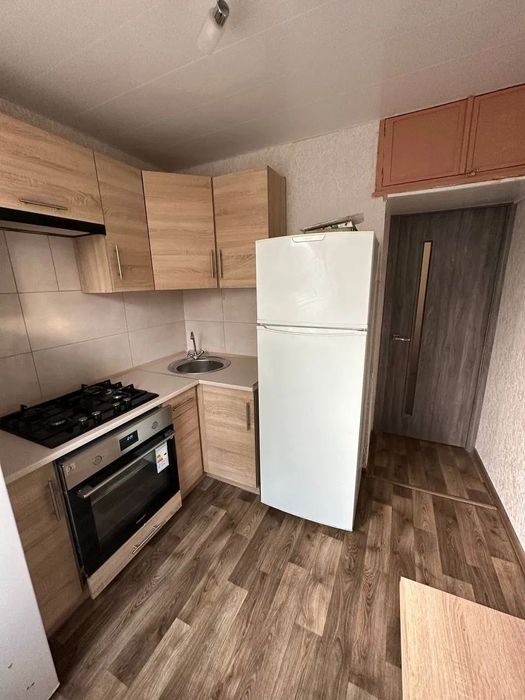 Породам 1 ком. кв-ру, Хортицкой м-рн, ул.Лахтинская 2этаж пятиэт.дома