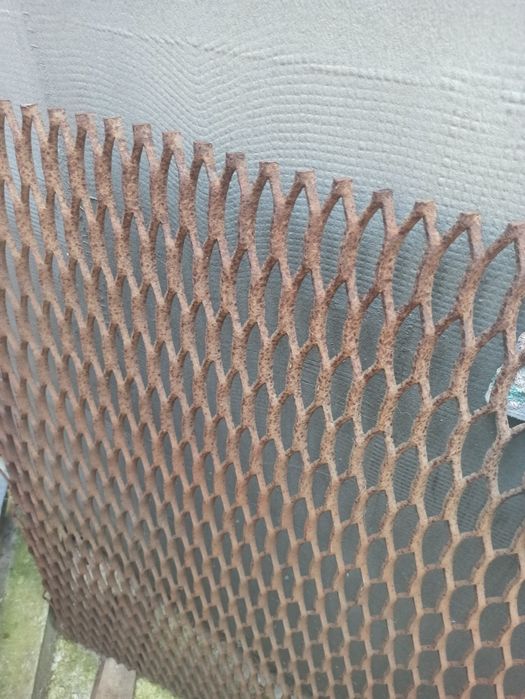 Прессованная сетка 144×105 см.