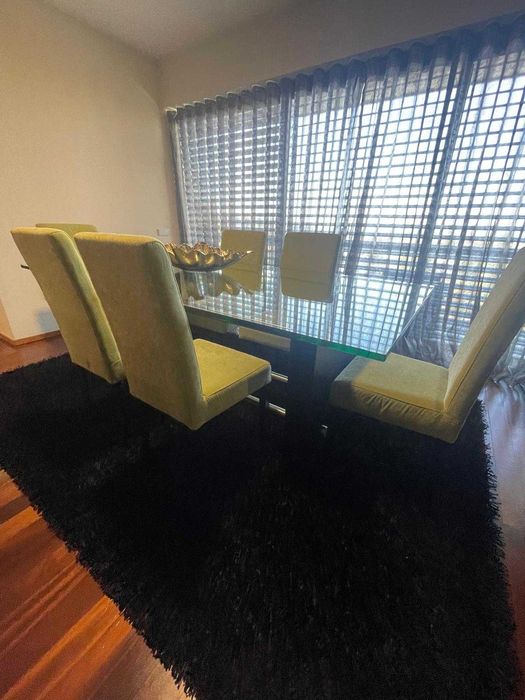 Mesa sala jantar, Cadeiras e Tapete