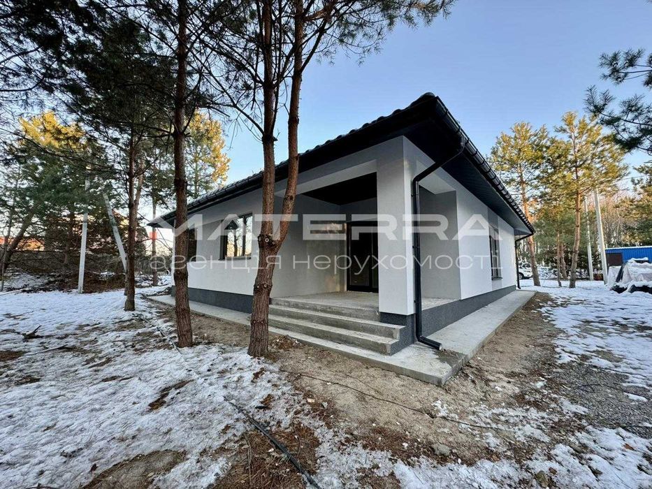 Малютянка продаж будинку з комунікаціями