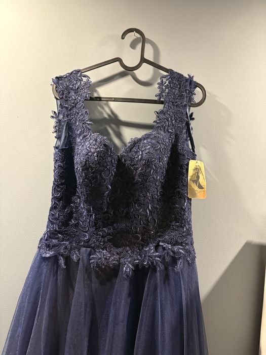 Sukienka na studniówkę