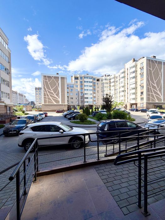 Без комісіі. Продаж 2 кімнатноі квартири у закритому ЖК Озерний Гай пляжі зони відпочинку озера у Вашому доступі  Киівська область село Гатне