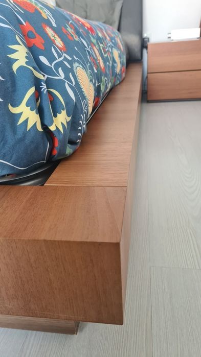 Cama e Mesas de Cabeceira