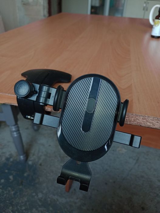 Держатель для телефона в автомобиль