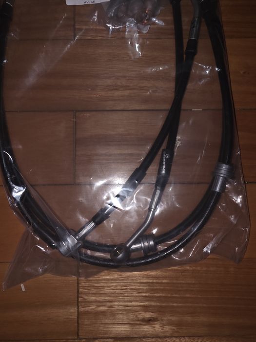 Tubos flexíveis de travão