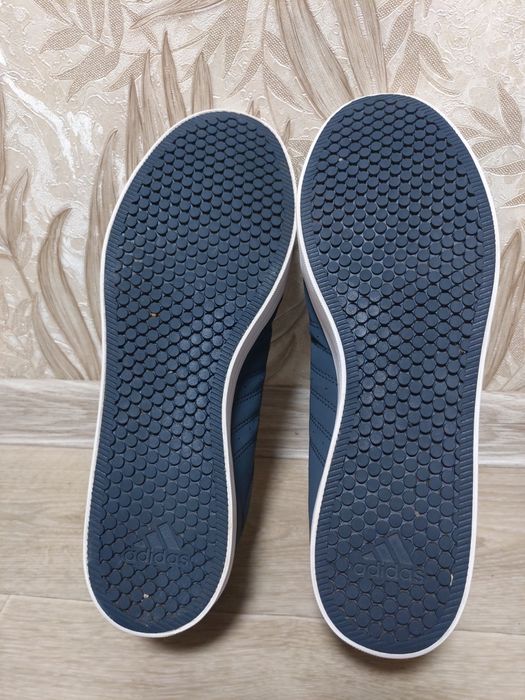 кросівки Adidas оригінальні