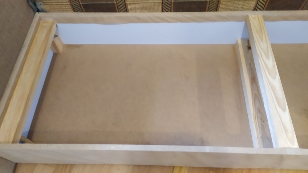 Диван в гарному робочому стані