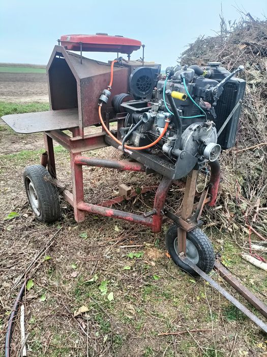 Rębak do gałęzi na 4 noże wydajny i mocny