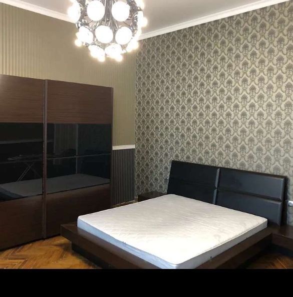 Сдам 2 комнатную кв  в центре! Успенская/Александровский проспект!