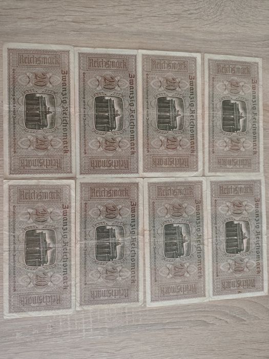 8 x 20 Reichsmark banknoty