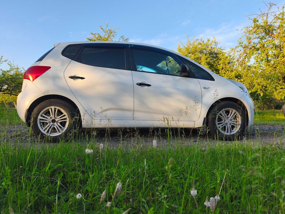 Kia Venga 2010 VIN TMAEG811AAJ034032 фото оголошення 2 з 20