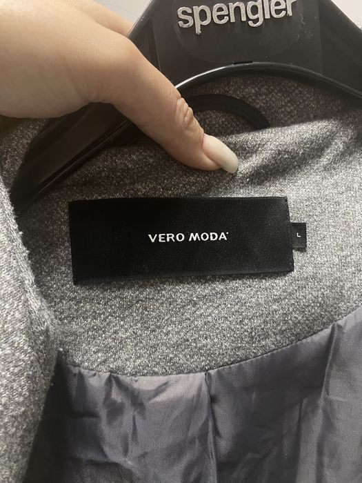 Пальто сіре Vero Moda